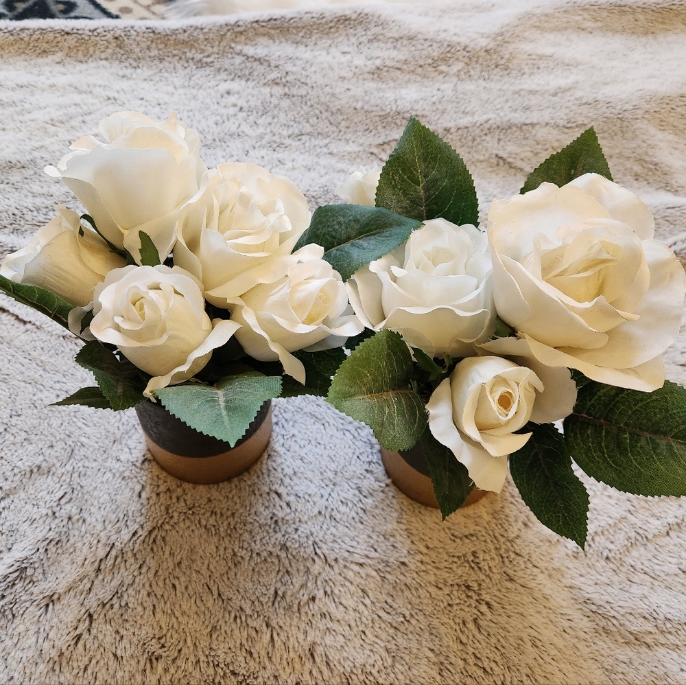 x2 Potted Faux Roses